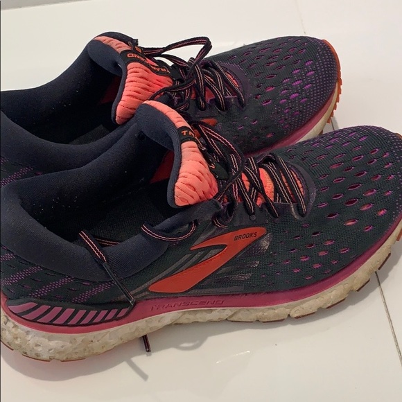 Shoe - Picture 6 of 6